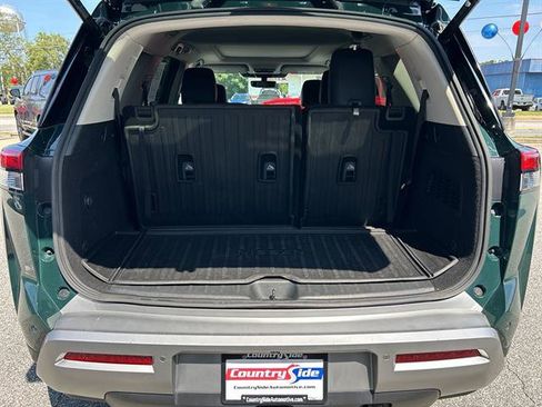 Used 2023 Nissan Pathfinder Platinum image 10