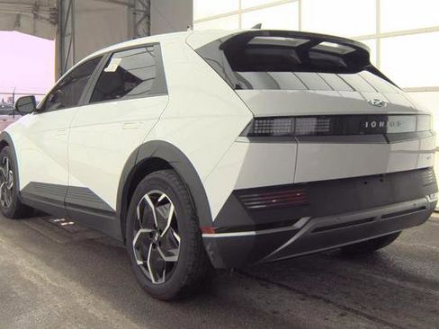 Used 2023 Hyundai Ioniq 5 SEL image 4