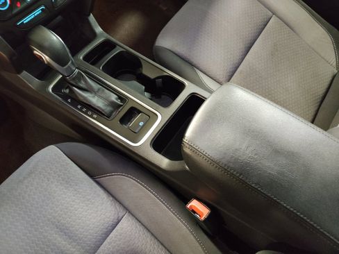 Used 2019 Ford Escape SE FWD image 26