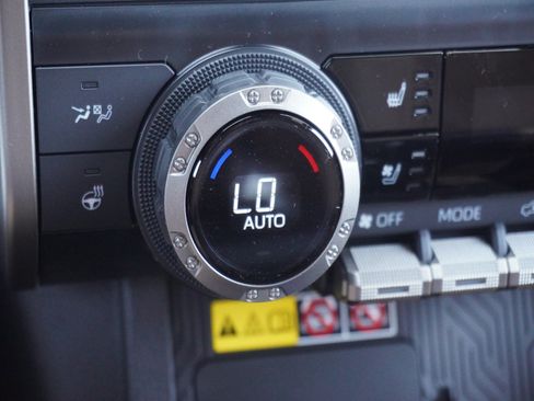 New 2026 Toyota 4Runner Limited AWD/4WD image 25