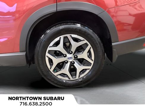 Used 2023 Subaru Forester Premium AWD/4WD image 23