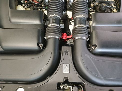 Used 2011 Ferrari California RWD image 39