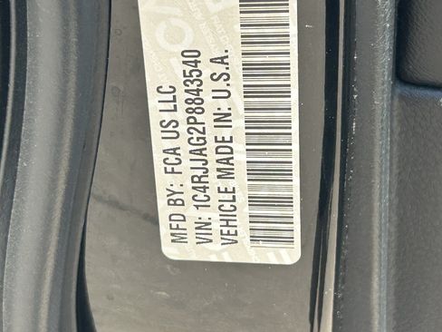 Used 2023 Jeep Grand Cherokee L Laredo RWD image 34