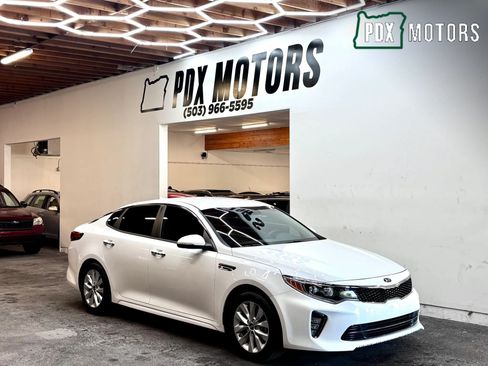 Used 2018 Kia Optima S FWD image 1