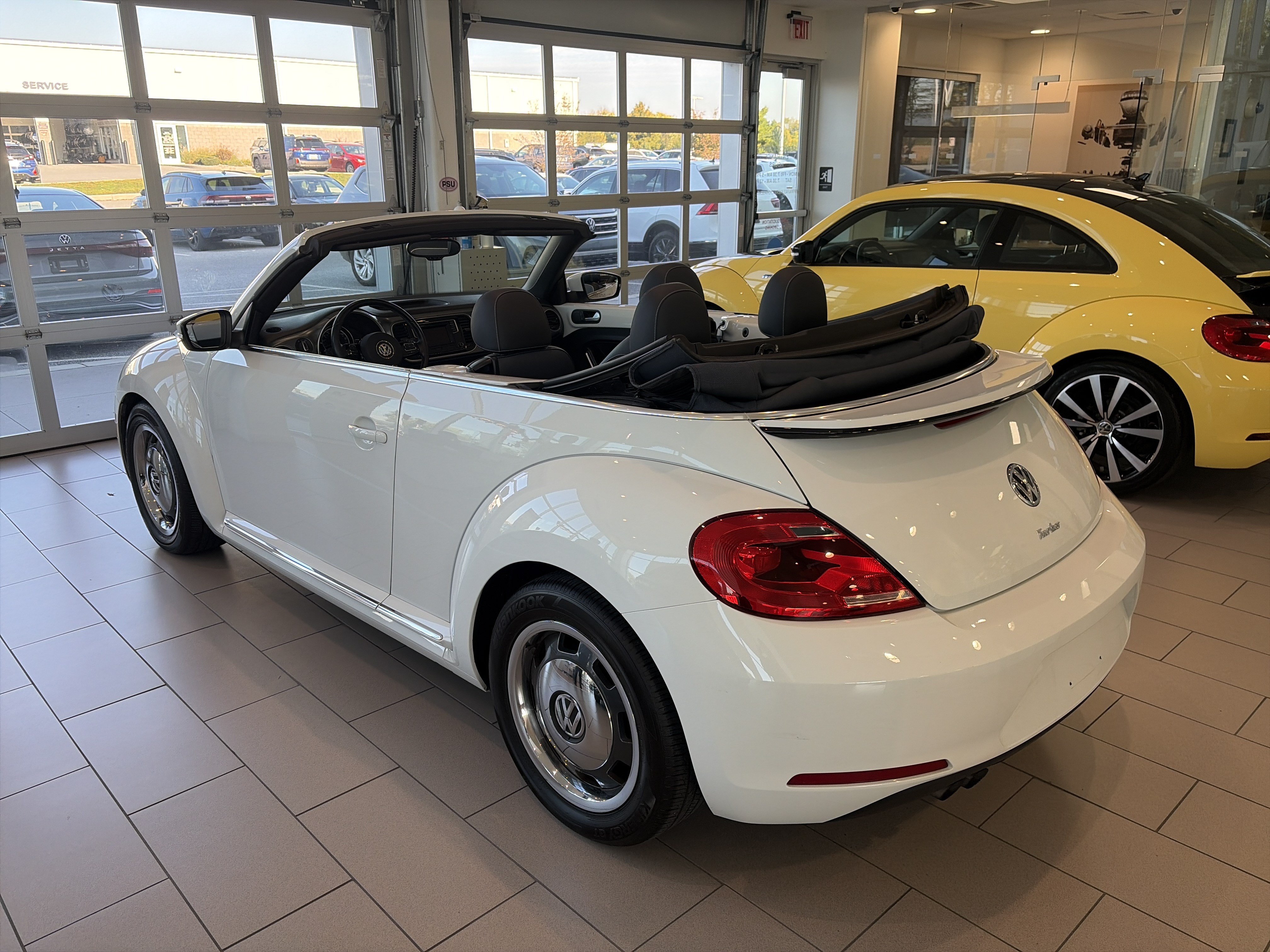 Used 2016 Volkswagen Beetle 1.8T Denim FWD image 6