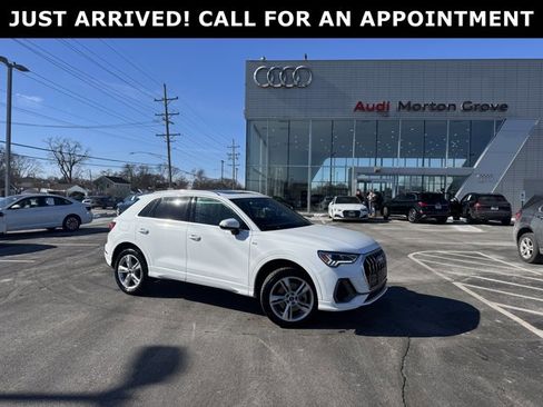 Used 2023 Audi Q3 2.0T Premium w/ Convenience Package image 1