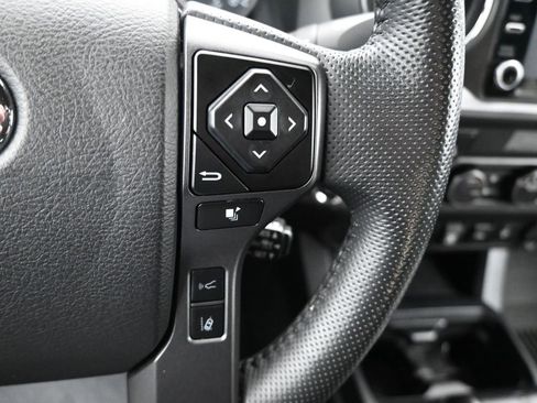 Used 2022 Toyota Tacoma TRD Off-Road image 19