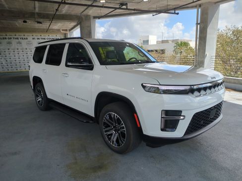New 2026 Jeep Grand Wagoneer image 2