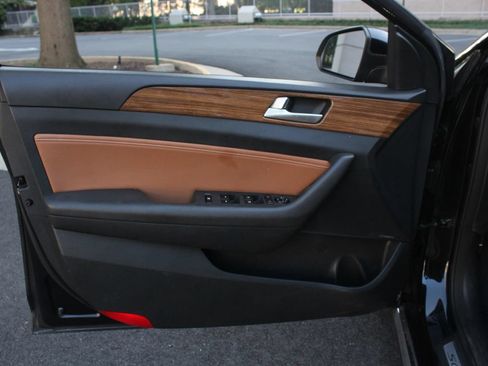 Used 2015 Hyundai Sonata Limited FWD image 17