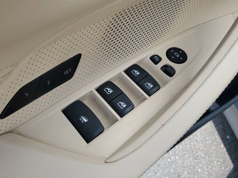 Used 2023 BMW 430i Convertible w/ Convenience Package image 15