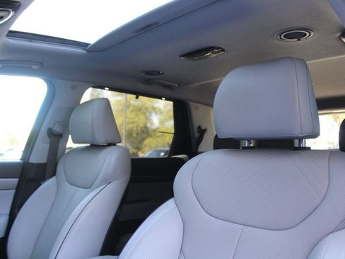 Used 2025 Hyundai Palisade SEL FWD image 45