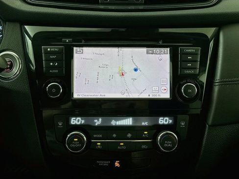 Used 2018 Nissan Rogue SL AWD/4WD image 16