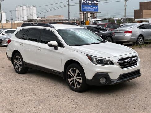 Used 2019 Subaru Outback 3.6R Limited w/ Popular Package #2 AWD/4WD image 4