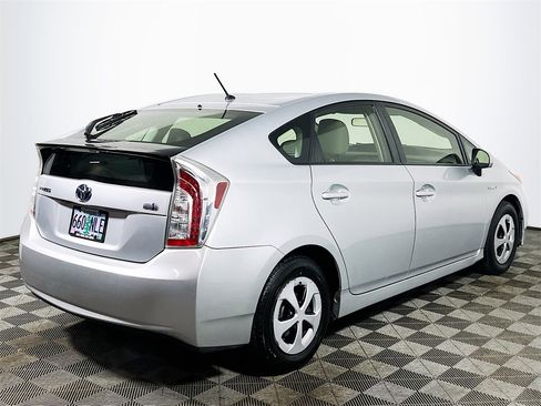 Used 2015 Toyota Prius Two image 8