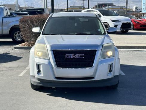 Used 2010 GMC Terrain SLE image 9