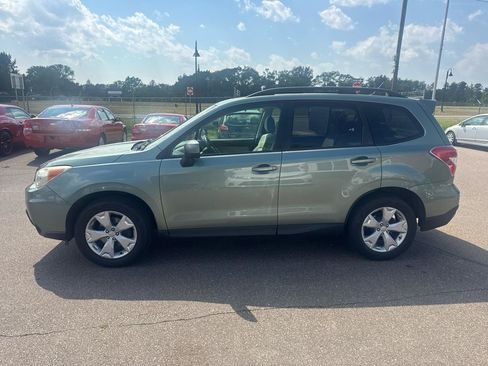 Used 2015 Subaru Forester 2.5i Premium AWD/4WD image 8