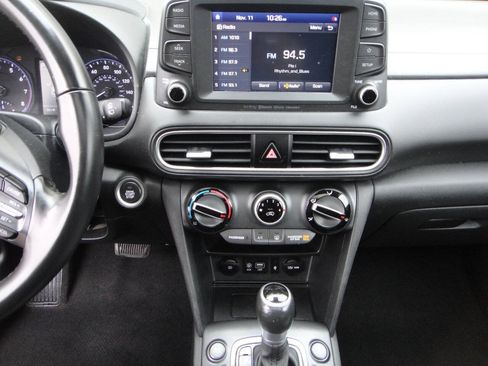 Used 2020 Hyundai Kona SEL Plus AWD/4WD image 8