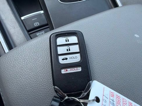 Used 2020 Honda Accord LX image 32
