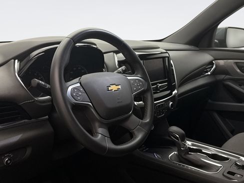 Used 2023 Chevrolet Traverse LT AWD/4WD image 7