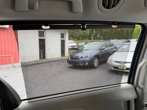 Used 2014 Toyota Sienna LE FWD image 25