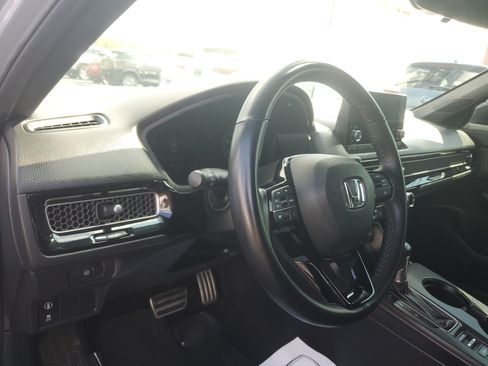 Used 2023 Honda Civic Sport image 16
