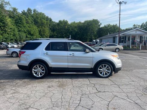 Used 2011 Ford Explorer XLT w/ 201A Rapid Spec Order Code FWD image 4