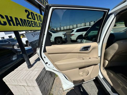 Used 2014 Nissan Pathfinder SV AWD/4WD image 13