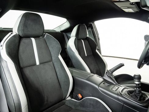 Used 2025 Subaru BRZ Limited w/ Popular Package 2 image 16