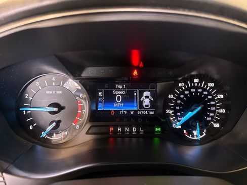 Used 2018 Ford Fusion SE FWD image 15