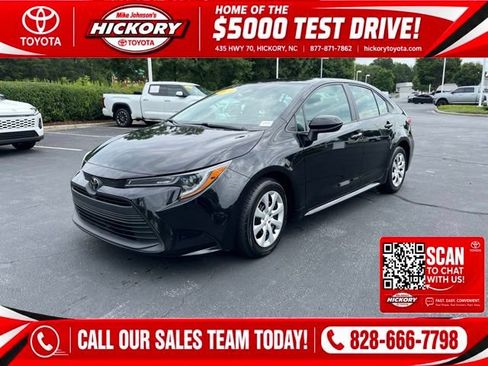 Used 2024 Toyota Corolla LE FWD image 1
