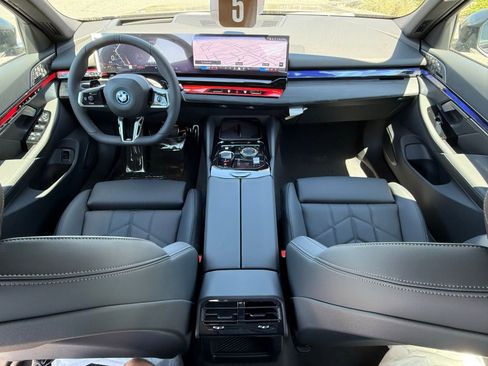 New 2026 BMW 550e xDrive image 30