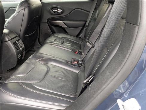 Used 2019 Jeep Cherokee Limited image 13