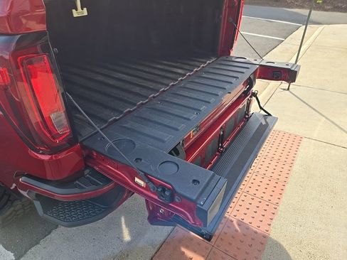 Used 2022 GMC Sierra 1500 AT4 w/ Technology Package AWD/4WD image 59