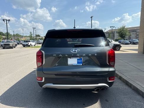 Used 2022 Hyundai Palisade SEL FWD image 3