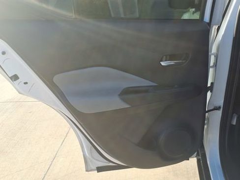 Used 2022 Nissan Kicks SR w/ Premium Package image 15