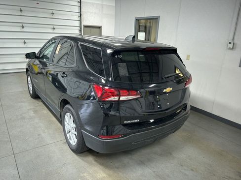 Used 2024 Chevrolet Equinox LS w/ LS Convenience Package image 5