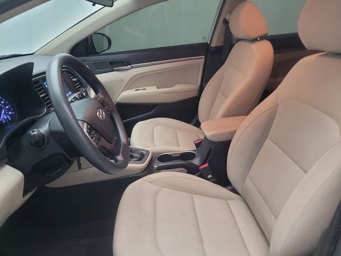 Used 2017 Hyundai Elantra SE FWD image 17