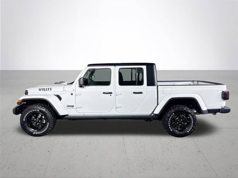 New 2025 Jeep Gladiator Willys image 9