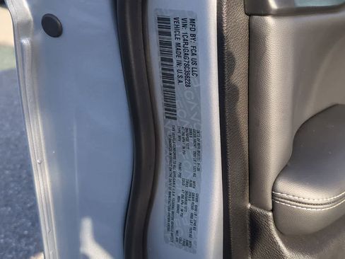 New 2025 Jeep Grand Cherokee Altitude image 37