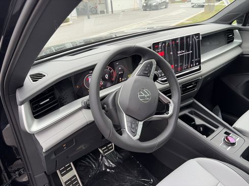 New 2026 Volkswagen Tiguan SE R-Line image 13