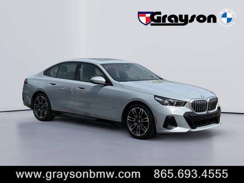 Used 2026 BMW 530i xDrive image 1