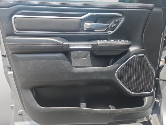 Used 2023 RAM 1500 Laramie AWD/4WD image 16