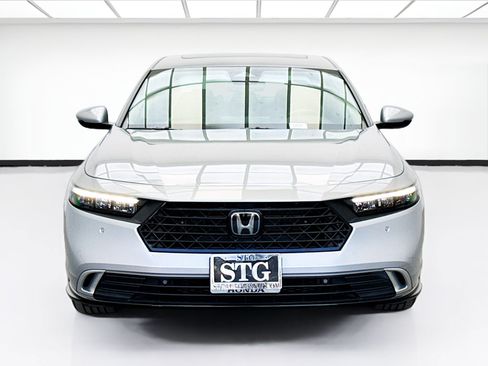 Used 2024 Honda Accord Touring image 2