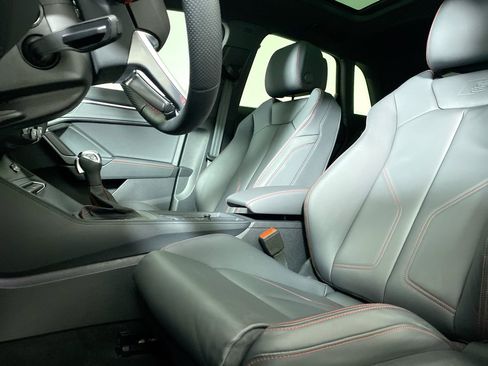 Certified 2025 Audi Q3 2.0T Premium Plus w/ Premium Plus Package image 19