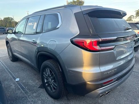 Used 2025 GMC Acadia Elevation FWD image 3