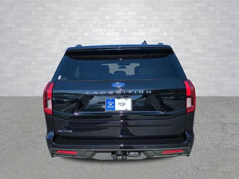 New 2025 Ford Expedition Active image 5
