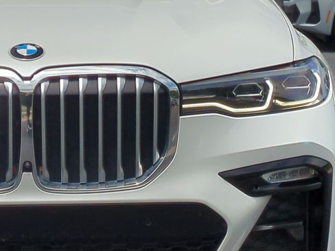 Used 2022 BMW X7 xDrive40i w/ M Sport Package AWD/4WD image 6