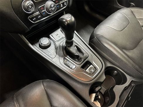 Used 2021 Jeep Cherokee Latitude Lux w/ Sun & Sound Group image 21