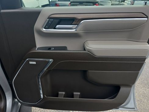 Used 2023 Chevrolet Silverado 1500 LT Trail Boss w/ LT Trail Boss Premium Package AWD/4WD image 23