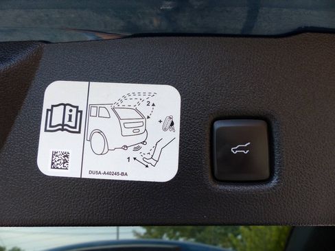 Used 2020 Ford Escape SEL AWD/4WD image 46